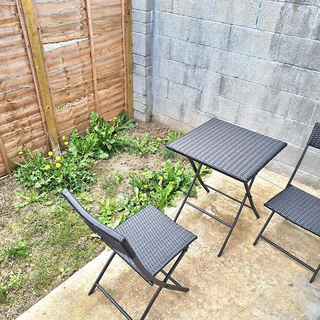 Lovely Central Studio/2Bed - 5Min To Train Station Slough Eksteriør bilde