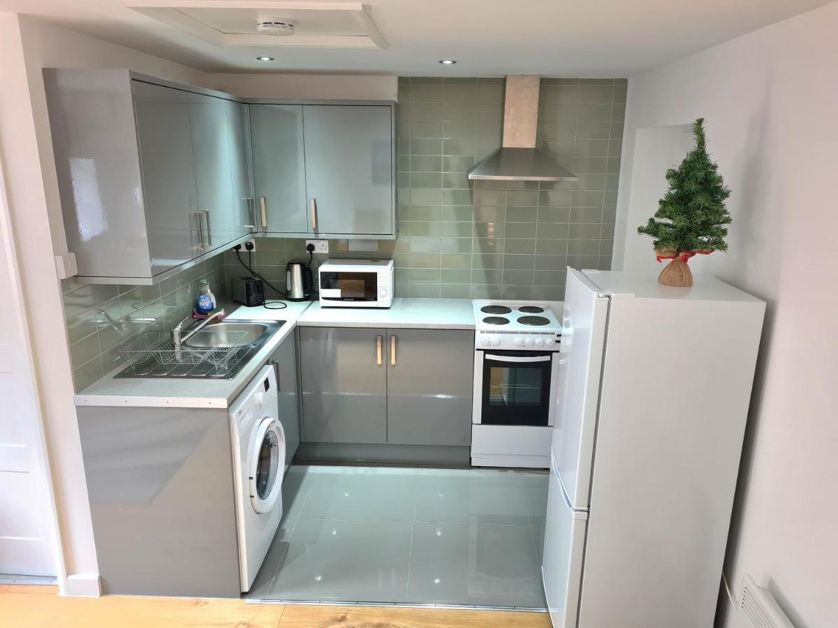 Lovely Central Studio/2Bed - 5Min To Train Station Slough Eksteriør bilde